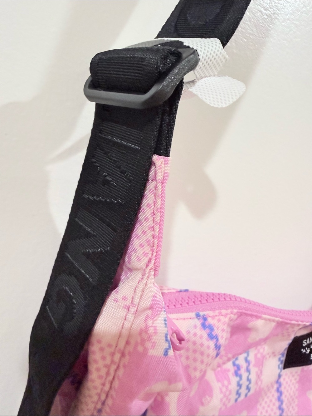 Baggu MEDIUM NYLON CRESCENT BAG - Picture 6 of 6